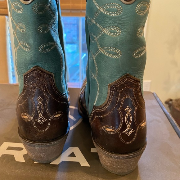 ARIAT women’s snip toe cowboy boots - Size 8 - Picture 5 of 6